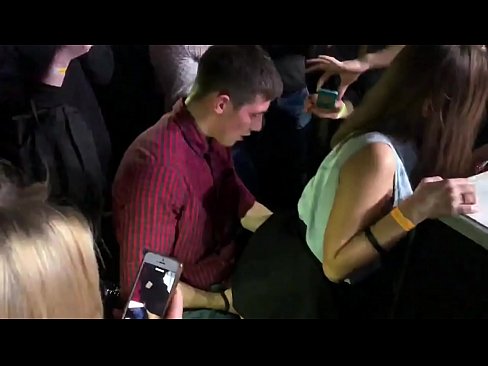 ❤️ פאַקטיש געשלעכט אין אַ רוסיש נייטקלאַב. 18-יאָר-אַלט רוסיש מיידל אין די אַנוס און וואַגינע פאַקט אין אַ נייטקלאַב ❤️❌ סופּער סעקס ביי אונדז ❤